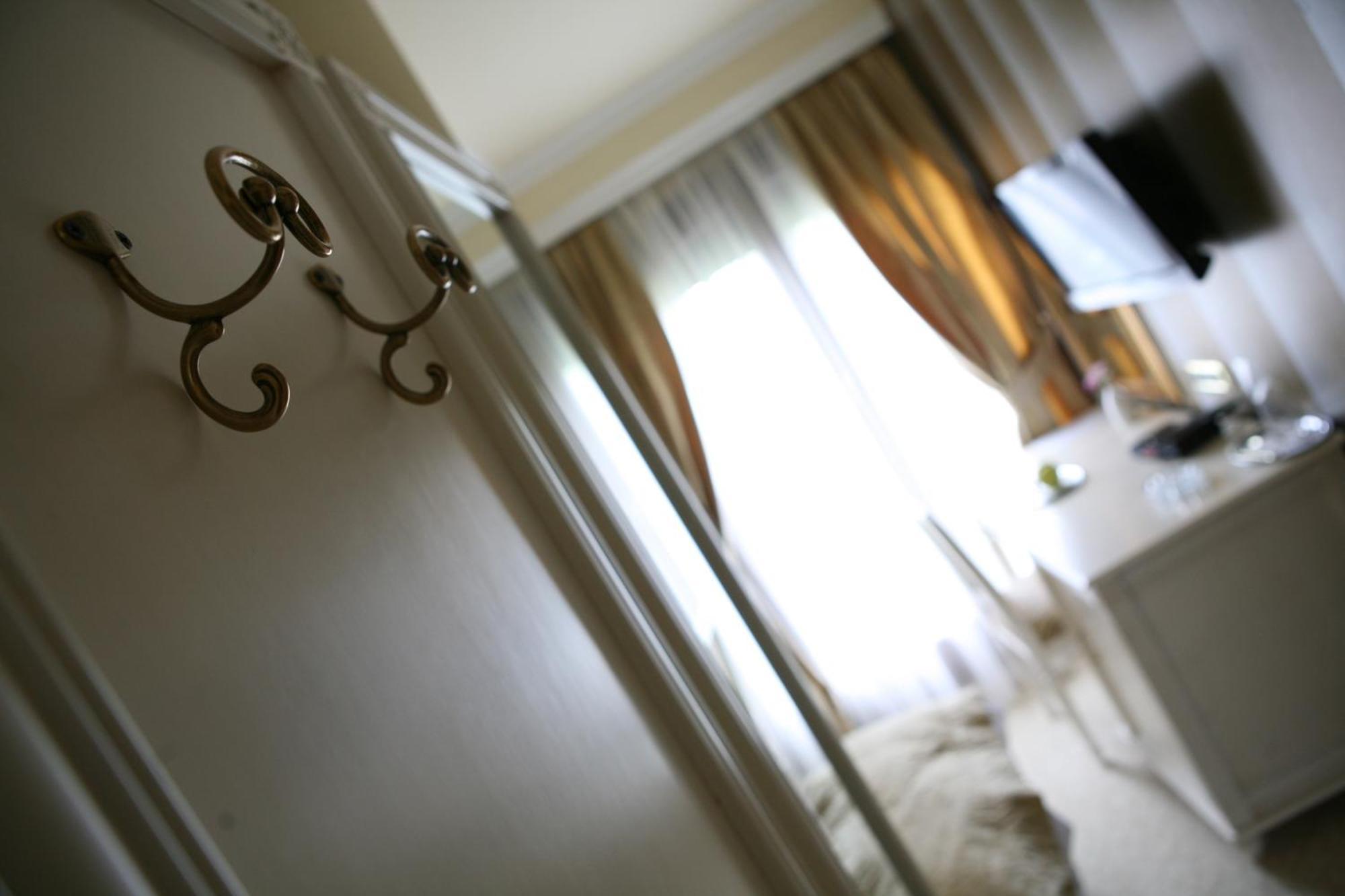 Hotel Villa Viktorija Banja Luka Ngoại thất bức ảnh