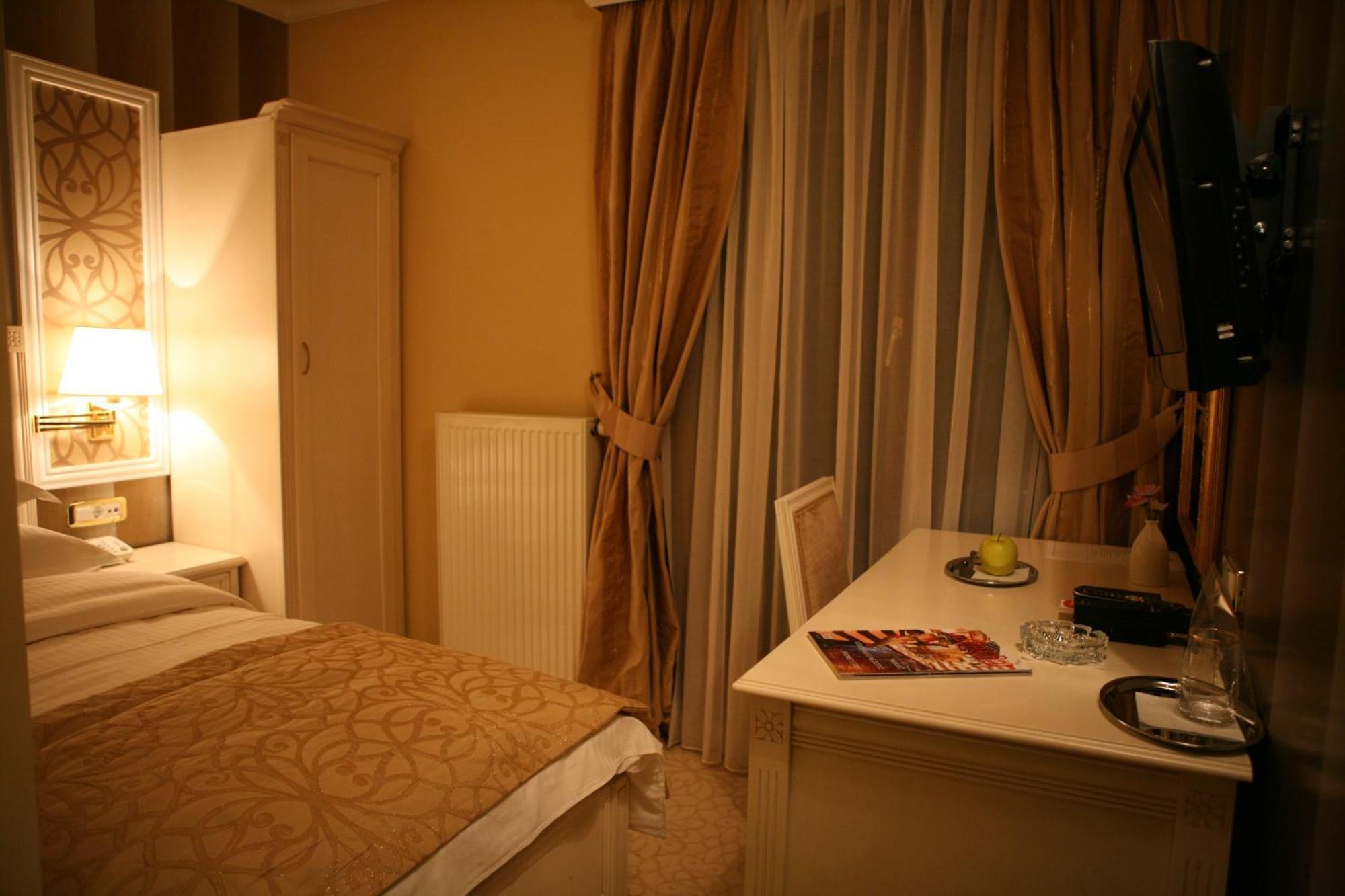 Hotel Villa Viktorija Banja Luka Ngoại thất bức ảnh
