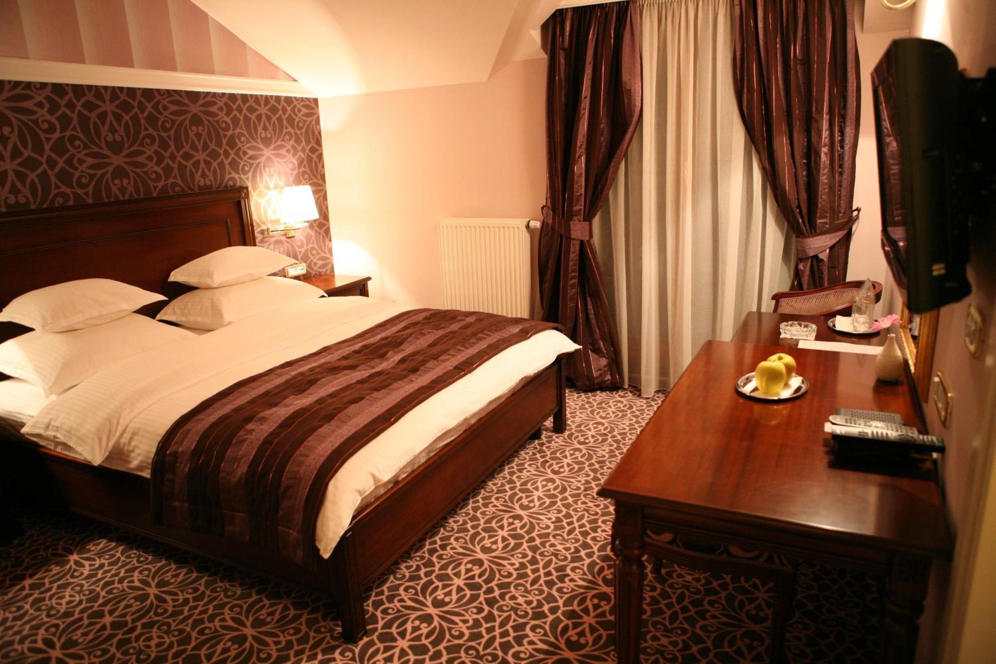 Hotel Villa Viktorija Banja Luka Ngoại thất bức ảnh