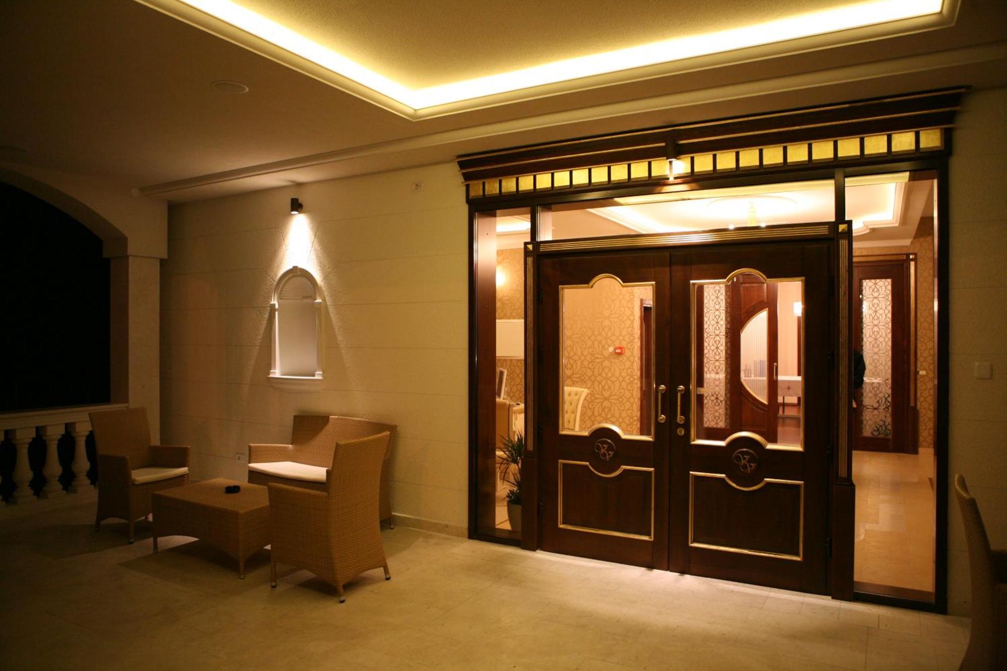 Hotel Villa Viktorija Banja Luka Ngoại thất bức ảnh