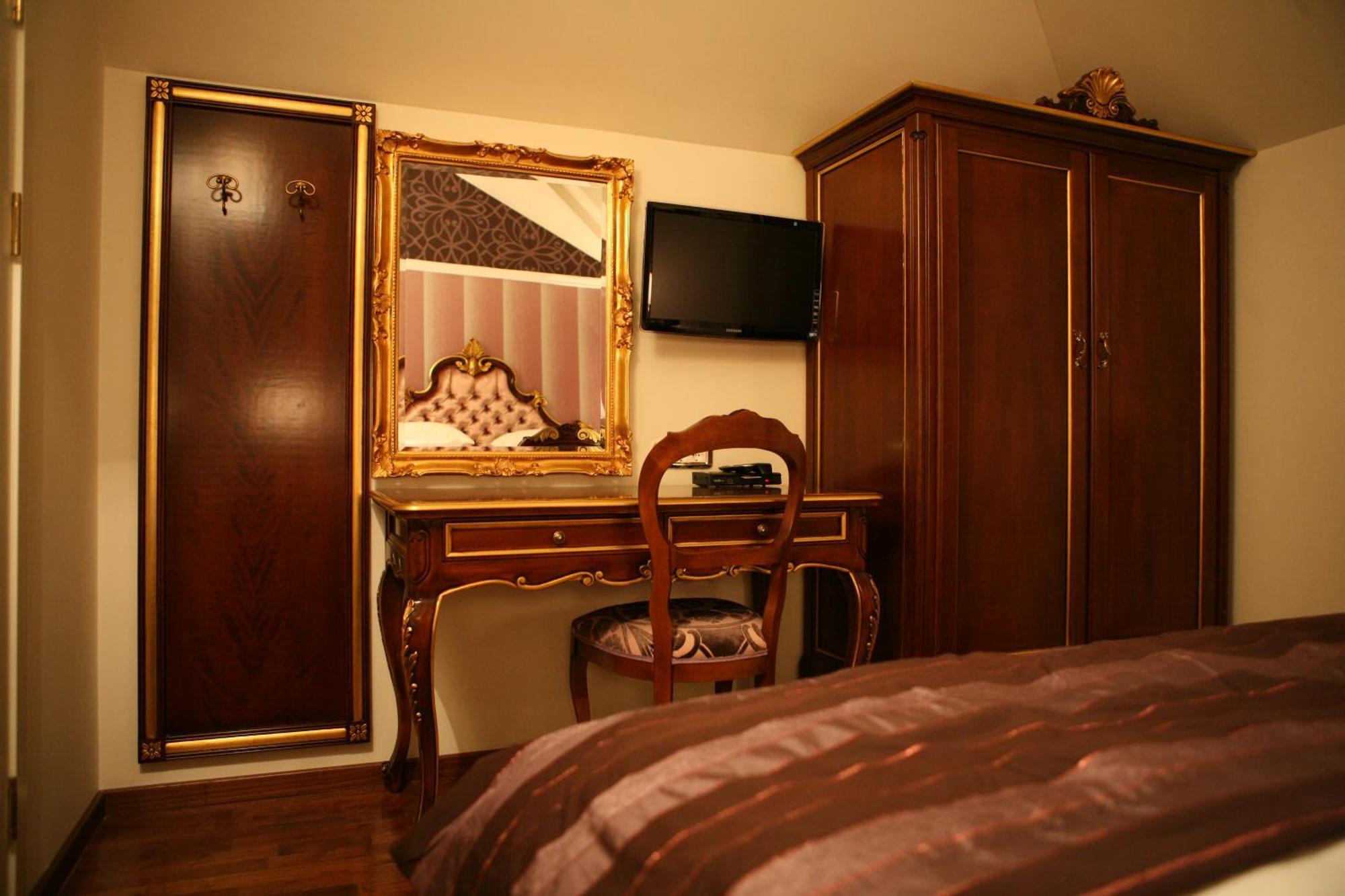 Hotel Villa Viktorija Banja Luka Ngoại thất bức ảnh